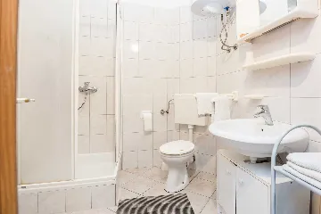 Sea-View Balcony Apartment in Vir for Up to 4 Guests