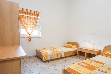 Sea-View Balcony Apartment in Vir for Up to 4 Guests