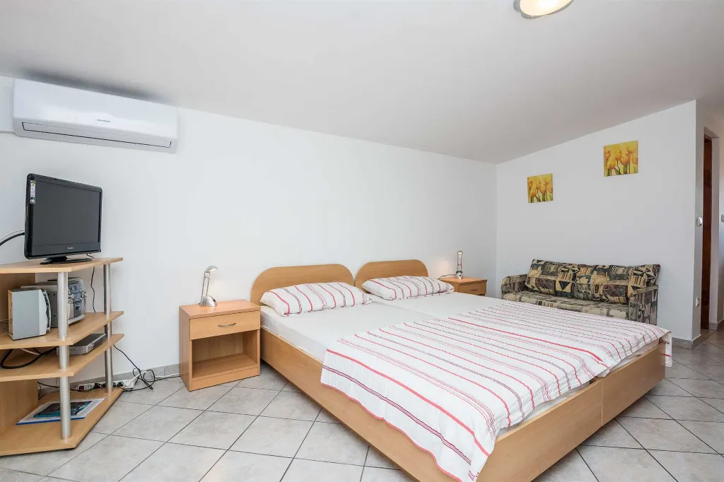 Studio in Vir for 2 with Sea View