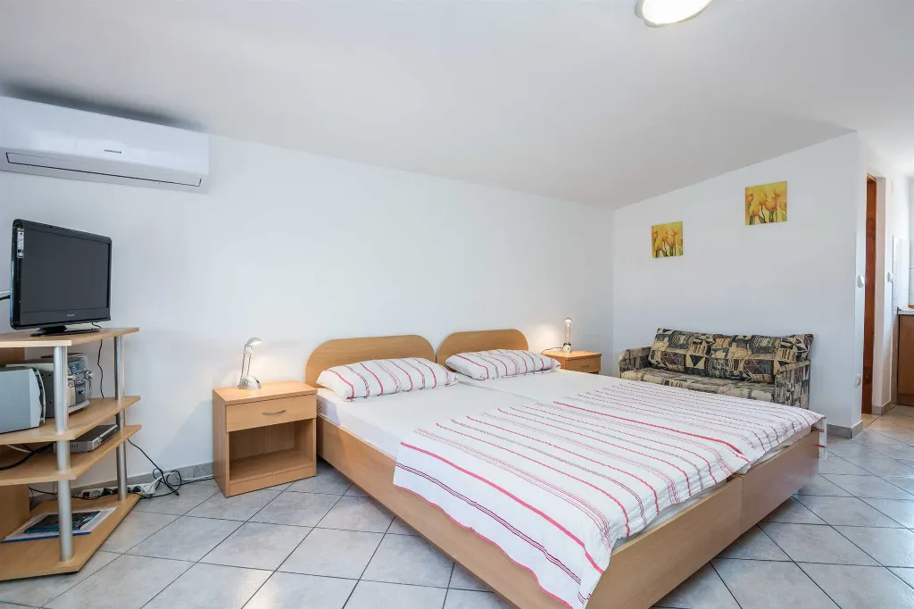 Studio in Vir for 2 with Sea View