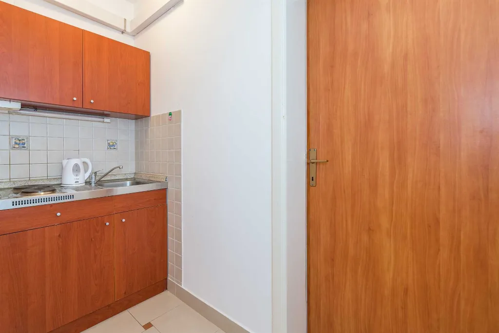 Apartment in Vir for 2–4 Guests with Sea View