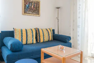 Apartment in Vir for 2–4 Guests with Sea View