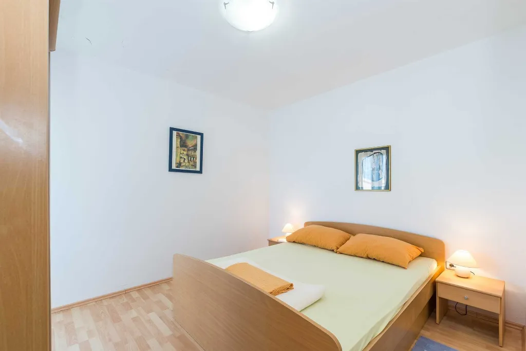 Sea View Apartment in Vir for 2-4 Guests