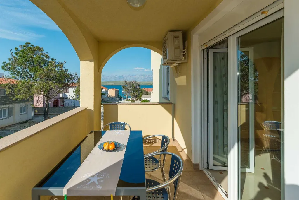 Apartment with Sea View, Vir (Bobovik), Sleeps 6