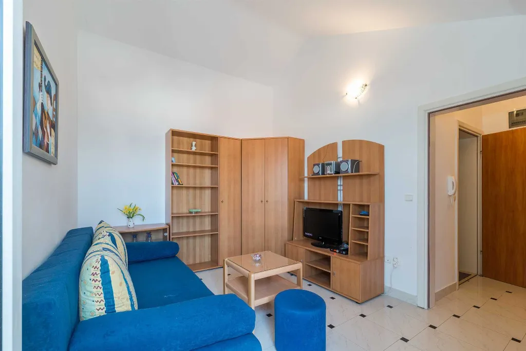 Studio Apartment for 2 in Vir with Sea View