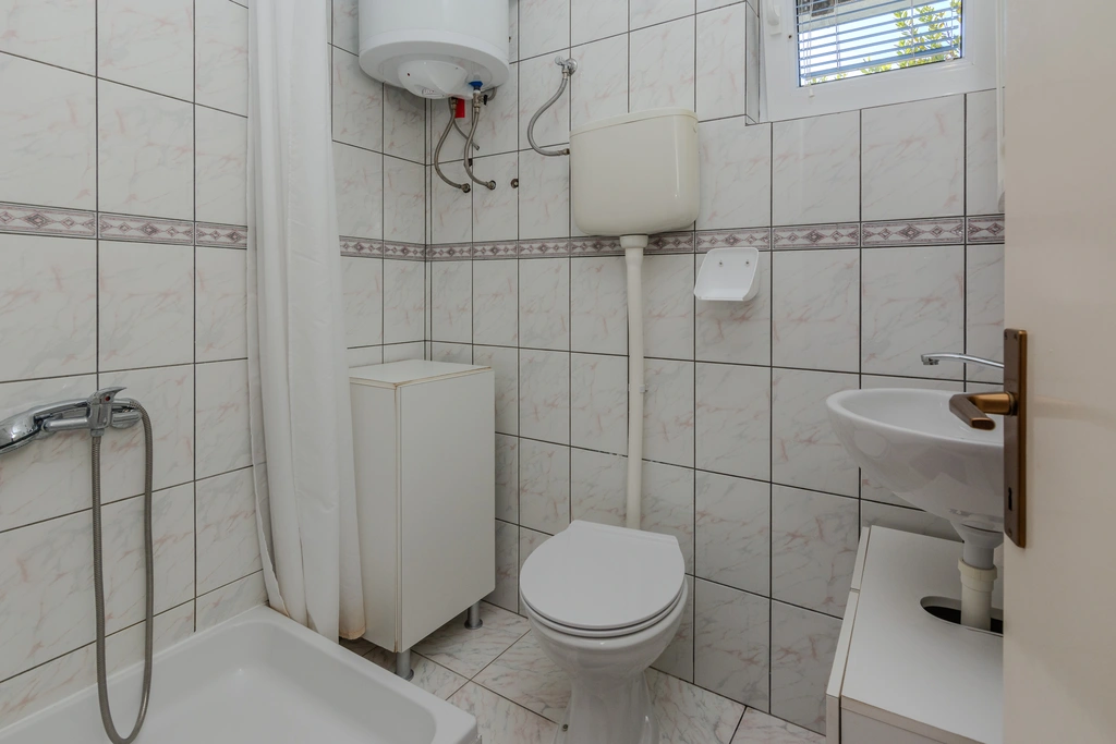 Studio Apartment for 2 in Vir with Sea View