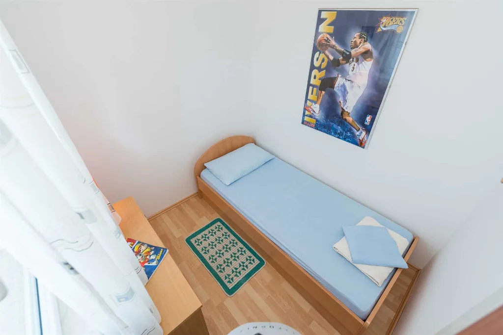 Apartment for 6 Guests with Sea View in Vir