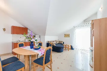 Apartment for 6 Guests with Sea View in Vir