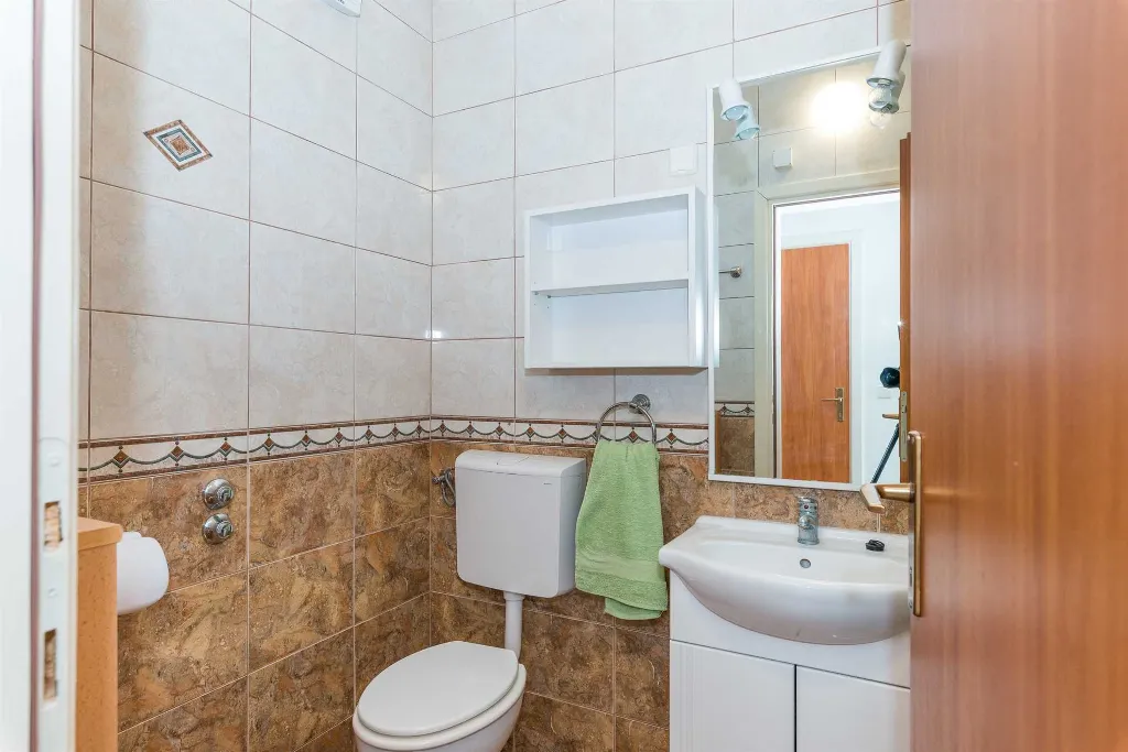 Apartment for 6 Guests with Sea View in Vir