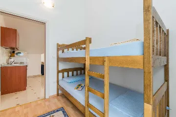 Apartment for 6 Guests with Sea View in Vir