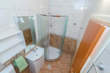 Apartment for 6 Guests with Sea View in Vir