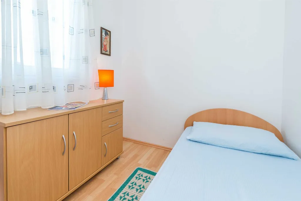 Apartment for 6 Guests with Sea View in Vir