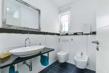 Vir 1-Bedroom Apartment with Sea-View Balcony