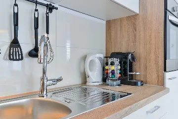 Vir 1-Bedroom Apartment with Sea-View Balcony