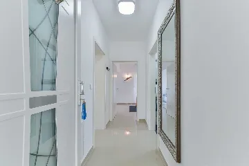 Vir 1-Bedroom Apartment with Sea-View Balcony
