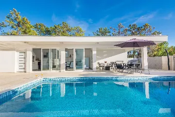 Vir 1-Bedroom Apartment with Sea-View Balcony