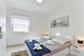 Vir 1-Bedroom Apartment for 4 with Sea View