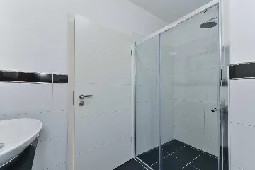 Vir 1-Bedroom Apartment for 4 with Sea View