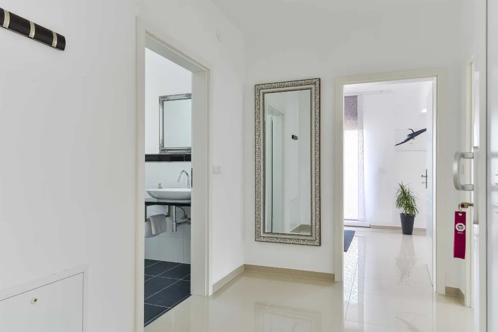 Vir 1-Bedroom Apartment for 4 with Sea View