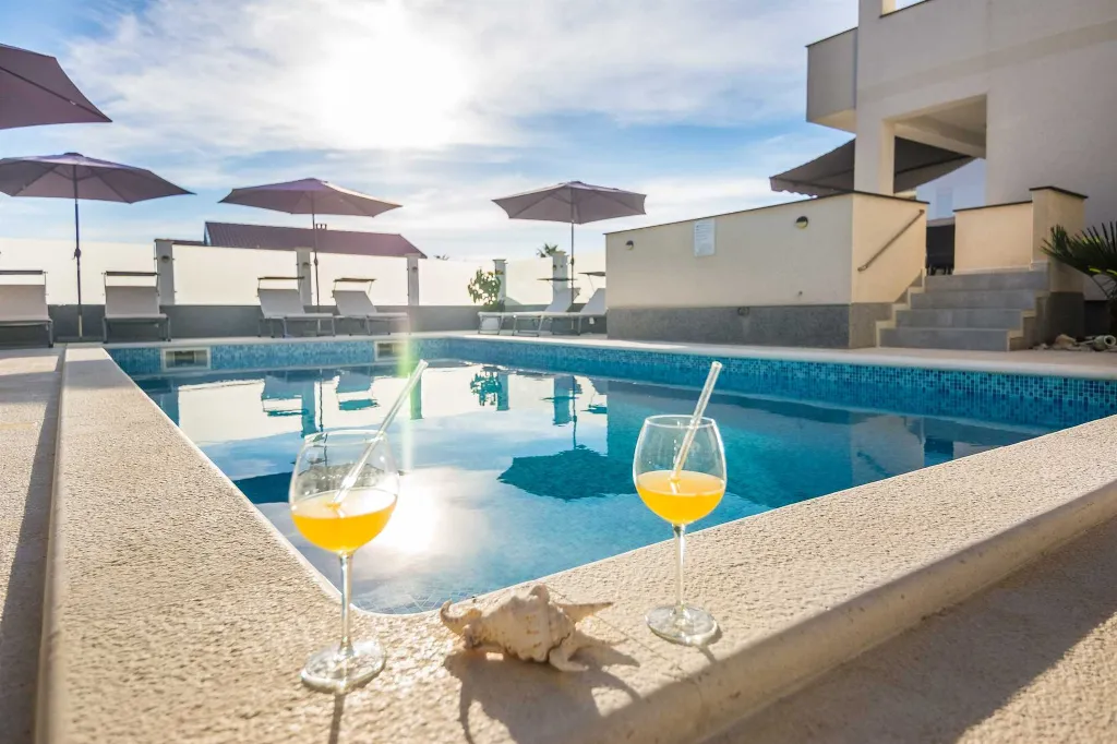 Vir 1-Bedroom Apartment for 4 with Sea View