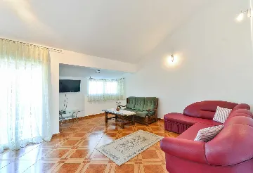 Air-Conditioned Apartment in Vir for 2–4 Guests