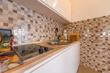 Apartment in Vir for 4 Guests with Balcony