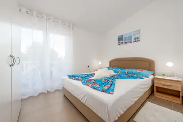 Apartment in Vir for 4 Guests with Balcony