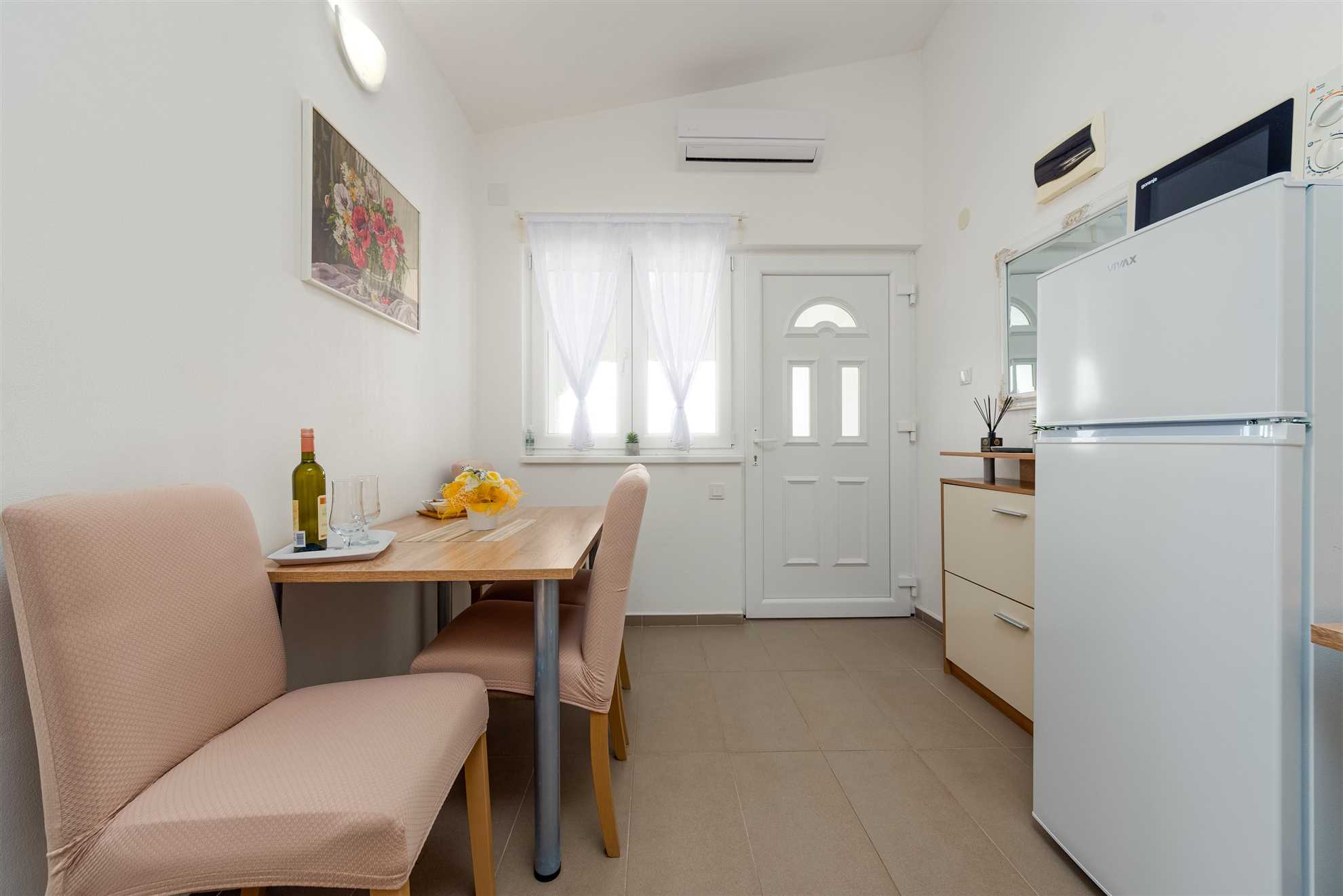 Apartment ideal for 4 persons | in quiet area