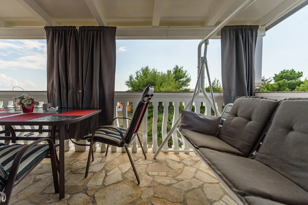 1-Bedroom Apartment in Vir for 4 Guests
