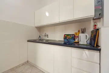 1-Bedroom Apartment in Vir for 4 Guests