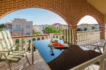 Sunny Retreat Apartment Vir