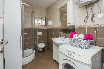 Sunny Retreat Apartment Vir