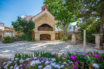 Sunny Retreat Apartment Vir