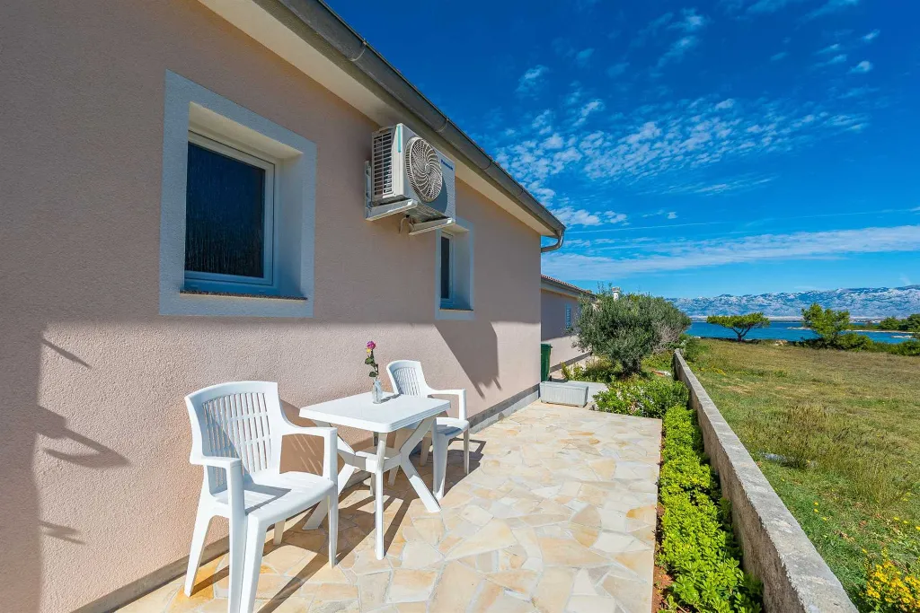 3-Bedroom Apartment in Vir for Up to 7 Guests