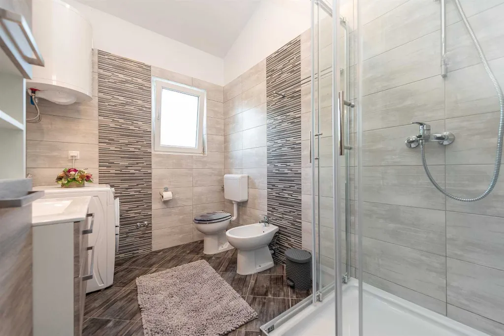3-Bedroom Apartment in Vir for Up to 7 Guests
