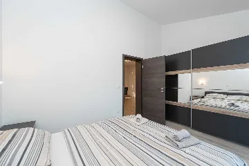 3-Bedroom Apartment in Vir for Up to 7 Guests