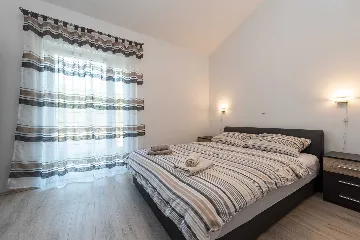 3-Bedroom Apartment in Vir for Up to 7 Guests