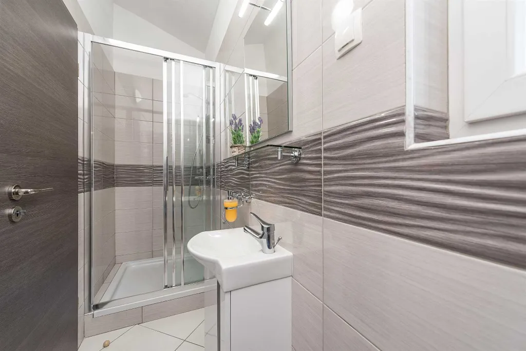 3-Bedroom Apartment in Vir for Up to 7 Guests