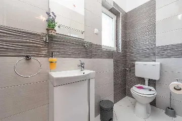 3-Bedroom Apartment in Vir for Up to 7 Guests