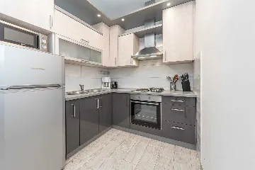3-Bedroom Apartment in Vir for Up to 7 Guests