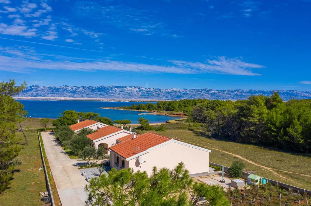 3-Bedroom Apartment in Vir for Up to 7 Guests