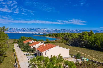 3-Bedroom Apartment in Vir for Up to 7 Guests