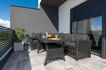 2-Bedroom Apartment in Vir for 5 Guests