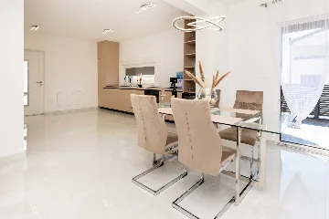 2-Bedroom Apartment in Vir for 5 Guests