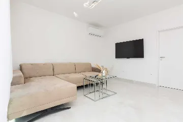 2-Bedroom Apartment in Vir for 5 Guests