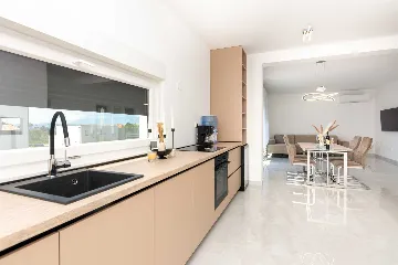 2-Bedroom Apartment in Vir for 5 Guests