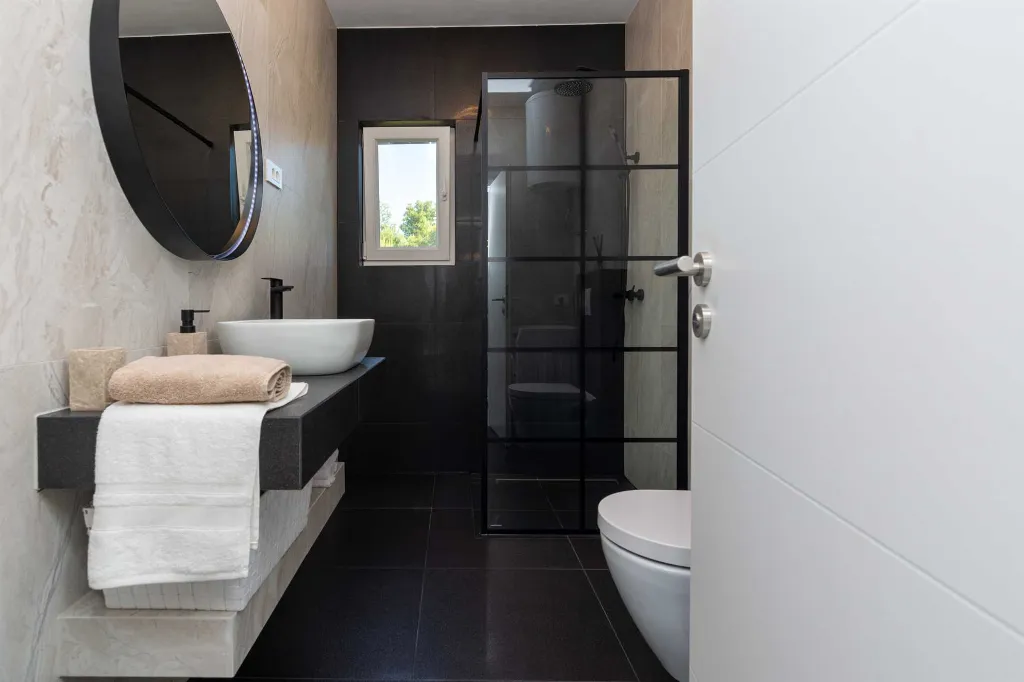2-Bedroom Apartment in Vir for 5 Guests