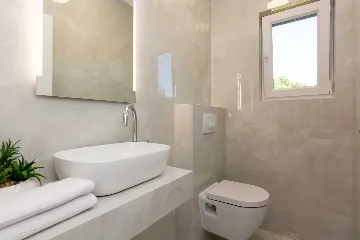 2-Bedroom Apartment in Vir for 5 Guests