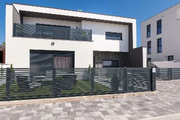 2-Bedroom Apartment in Vir for 5 Guests