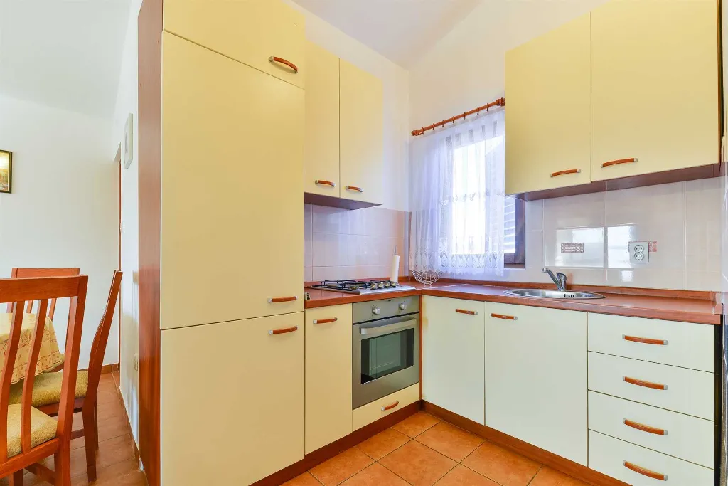 Apartment in Lučica, Vir for 4–6 Guests